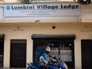 Les népalais sont meilleurs en marketing qu’en photo 9 Traversedunpalenmoto2