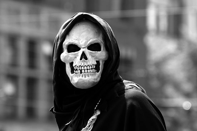 Faux 1 La grande Faucheuse